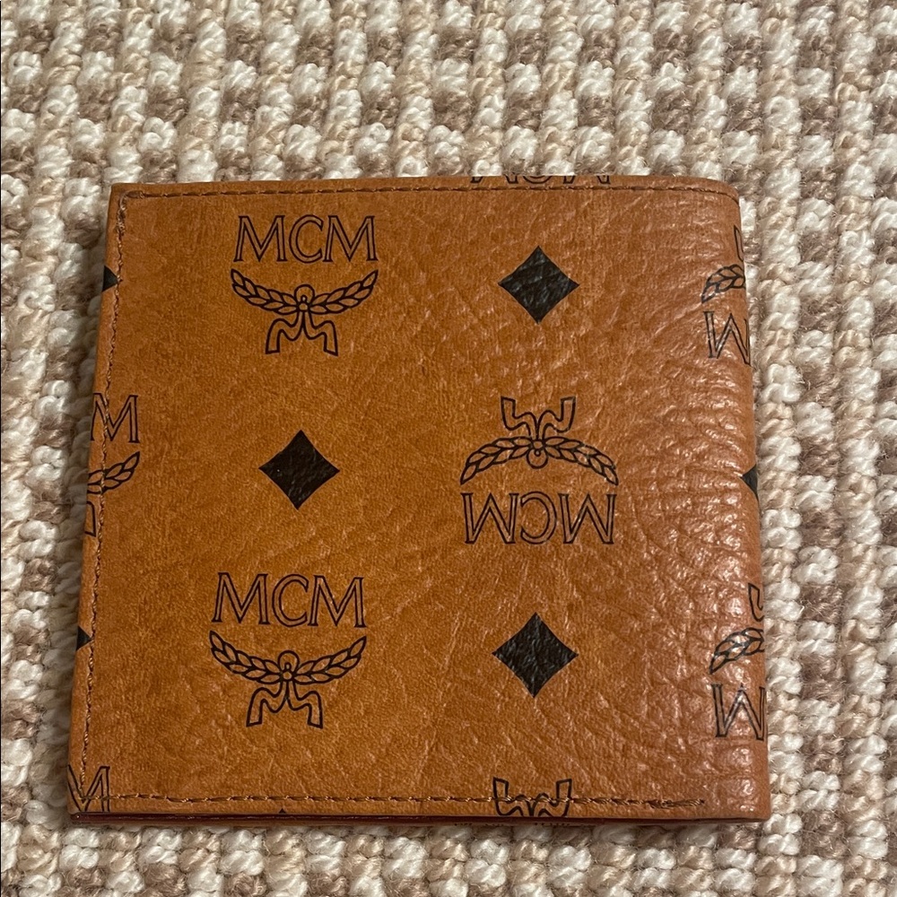 MCM Claus Bifold Wallet - Picture 11 of 13